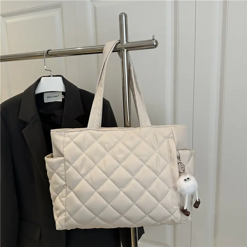 Black Quilted Women's Shoulder Bag 2025 New Commuter - Image 9