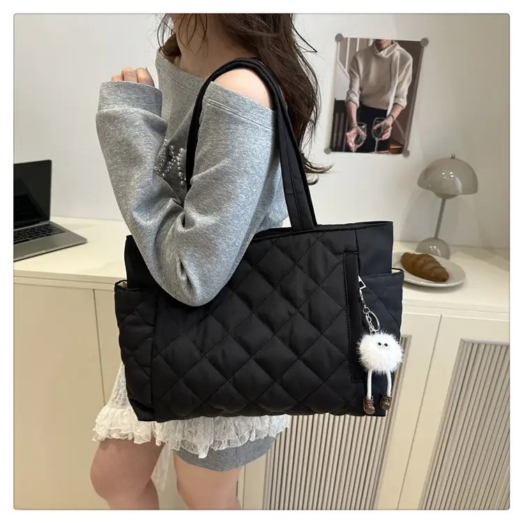 Black Quilted Women's Shoulder Bag 2025 New Commuter — feature 19