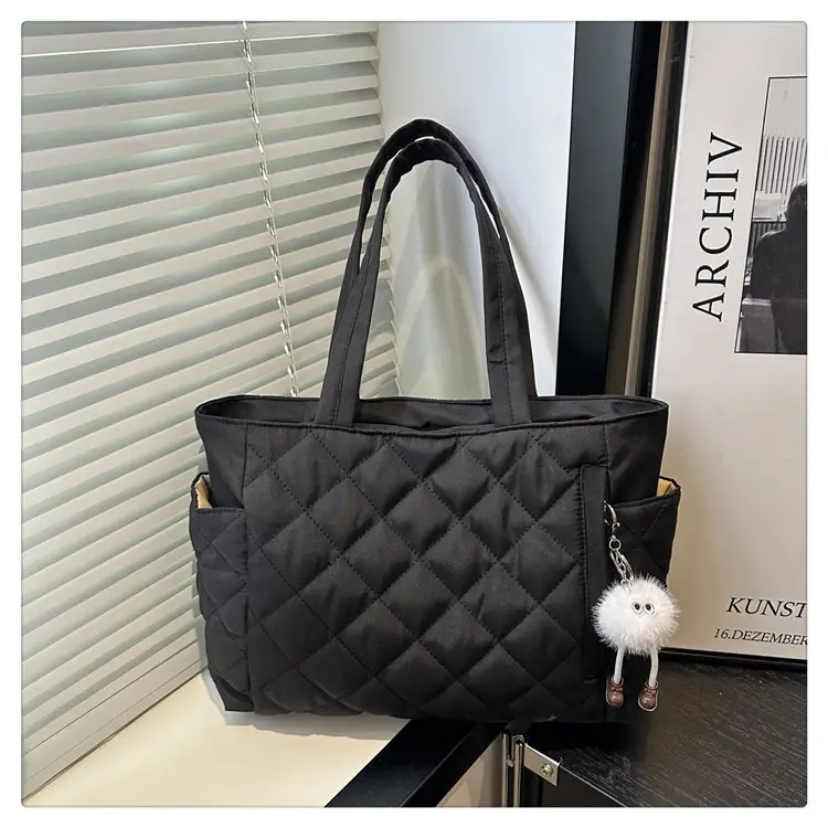 Black Quilted Women's Shoulder Bag 2025 New Commuter — feature 21