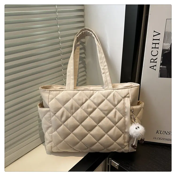 Black Quilted Women's Shoulder Bag 2025 New Commuter — feature 22
