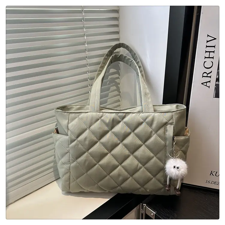 Black Quilted Women's Shoulder Bag 2025 New Commuter — feature 23
