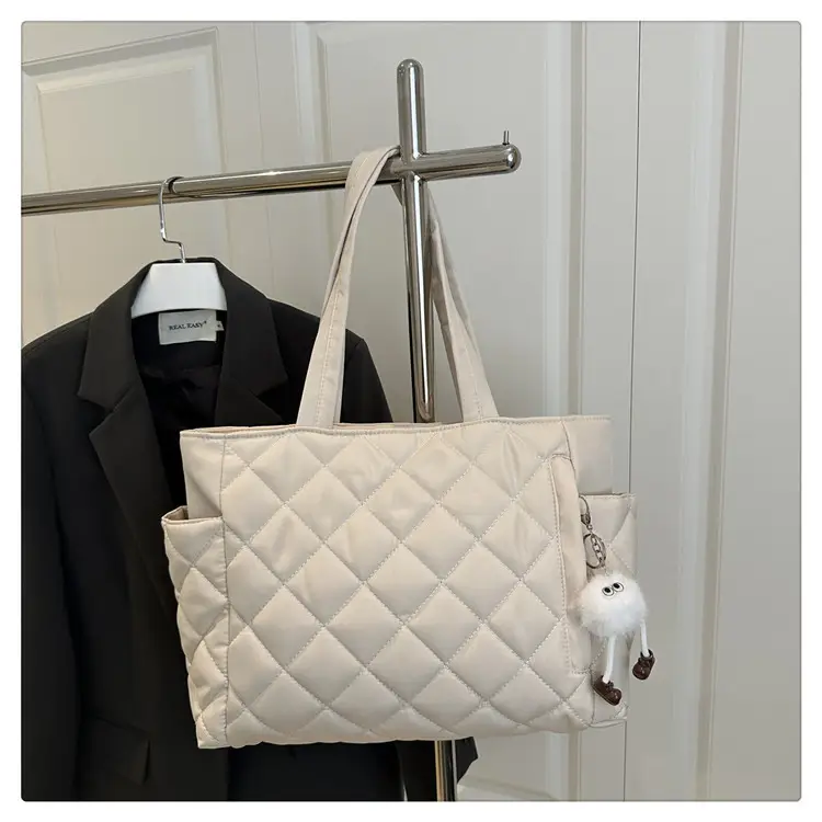 Black Quilted Women's Shoulder Bag 2025 New Commuter — feature 26