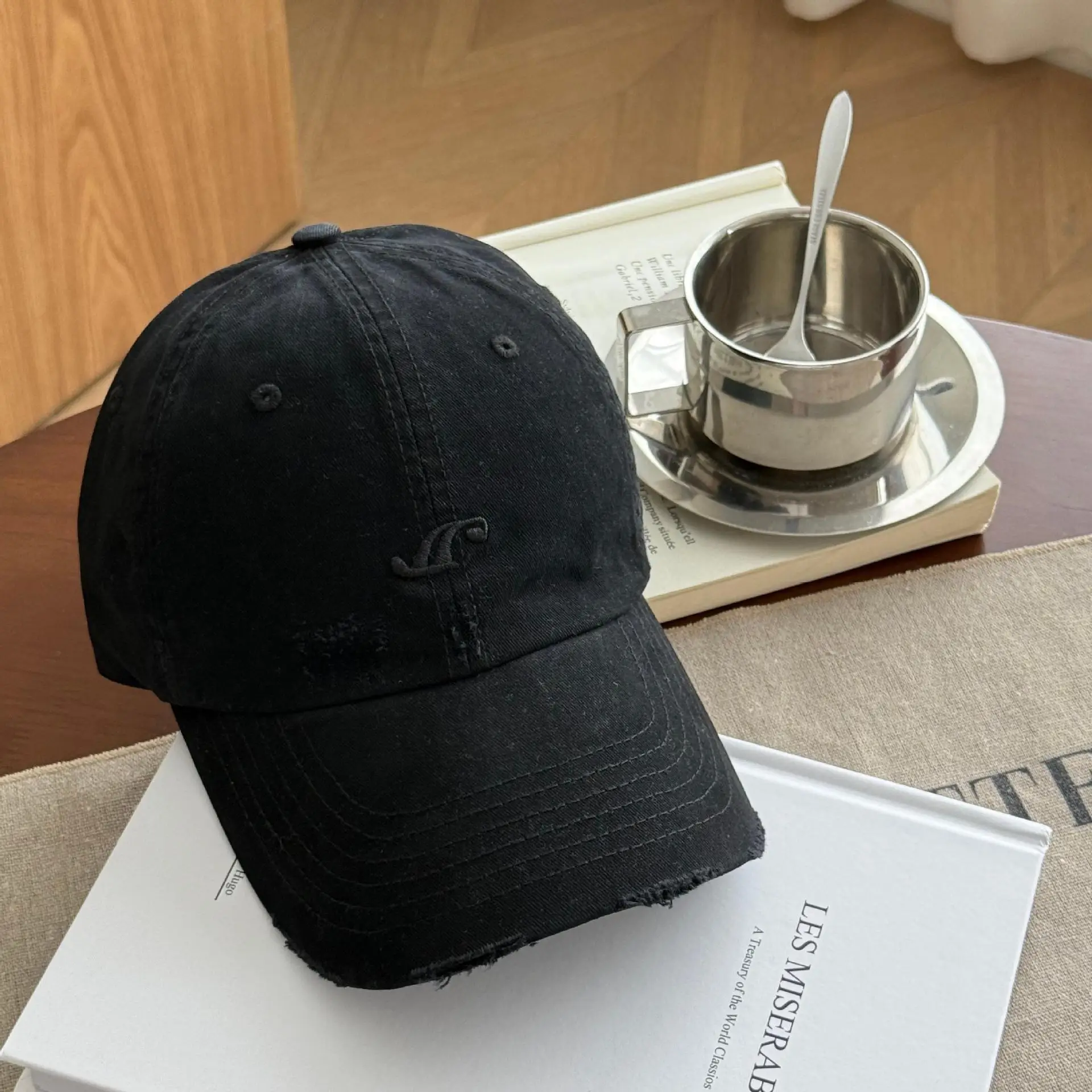 2025 Washed Gradient Baseball Cap Brown Men Women — feature 4