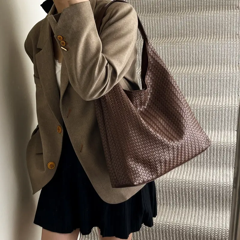 Women Woven Bucket Bag Large Capacity Autumn Winter - Image 5