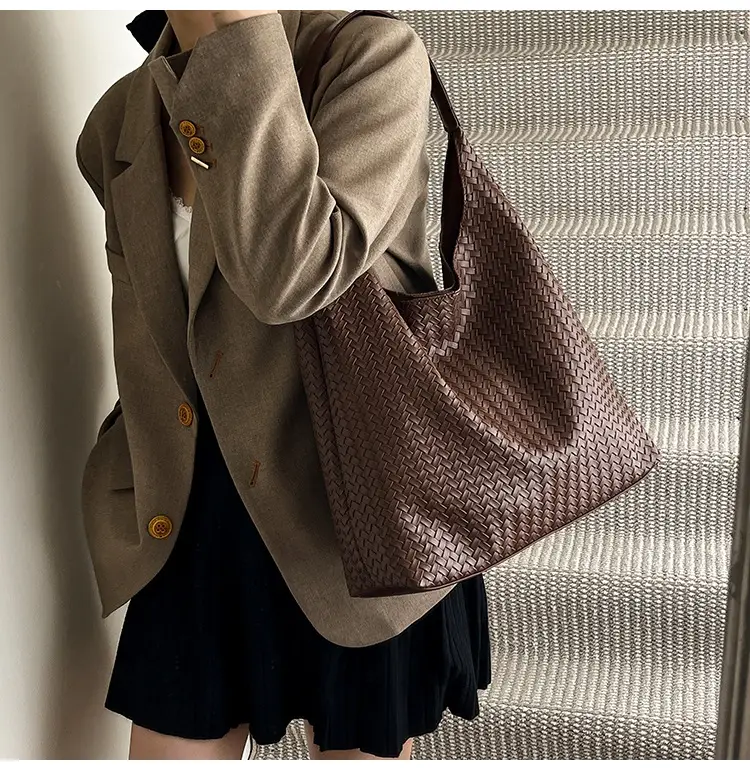 Women Woven Bucket Bag Large Capacity Autumn Winter — feature 13