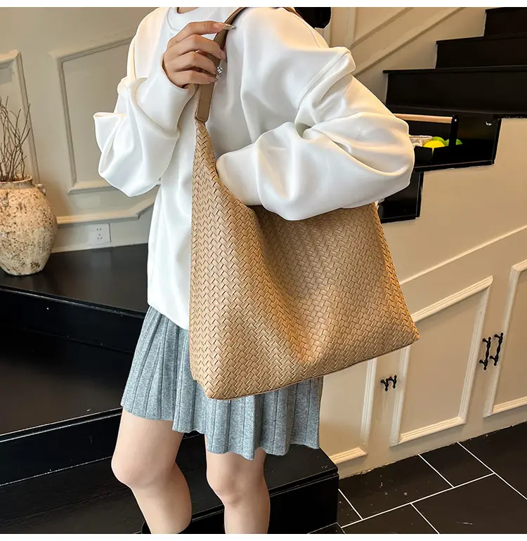 Women Woven Bucket Bag Large Capacity Autumn Winter — feature 18