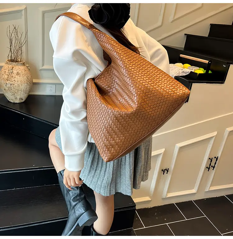 Women Woven Bucket Bag Large Capacity Autumn Winter — feature 24