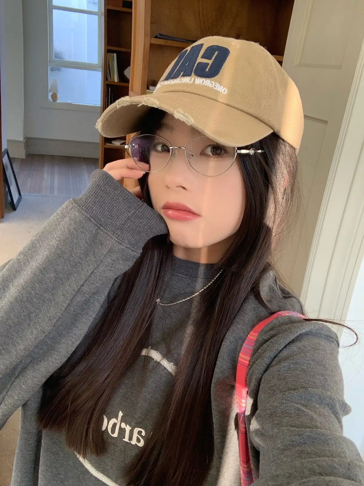 Women Baseball Cap with Letter Embroidery, Distressed Duckbill Cap for Spring — feature 11
