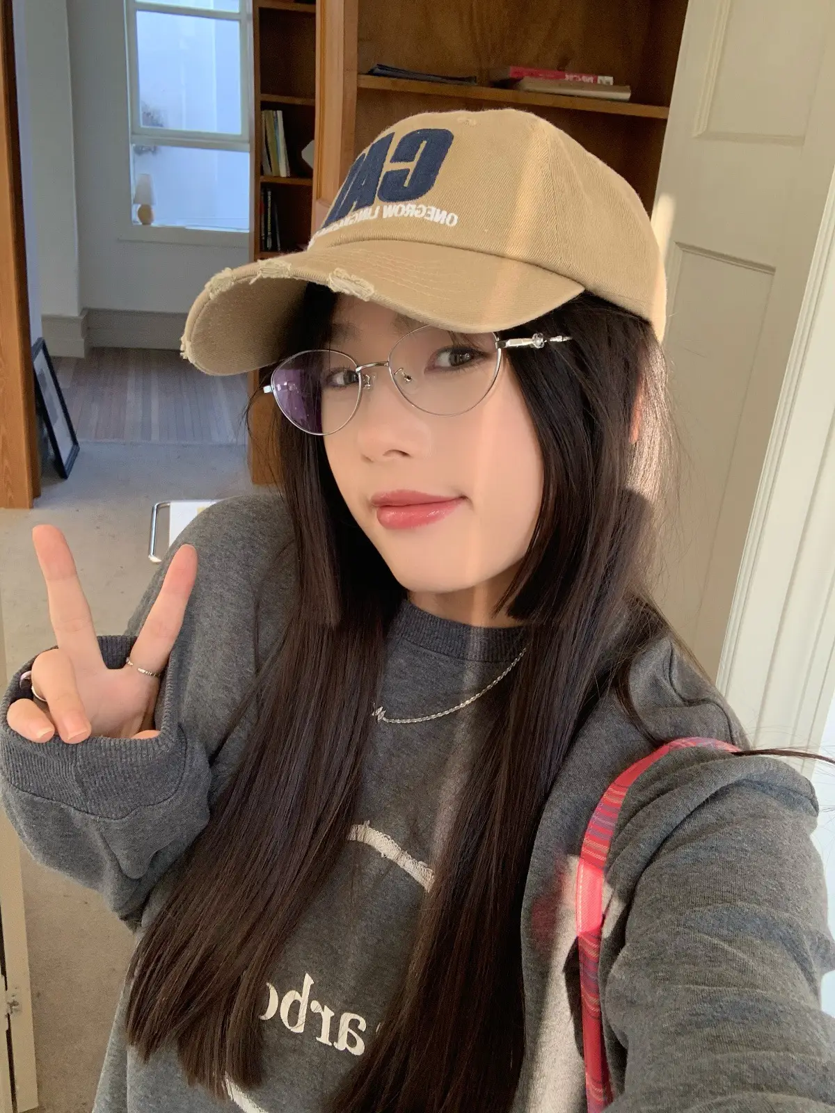 Women Baseball Cap with Letter Embroidery, Distressed Duckbill Cap for Spring — feature 12