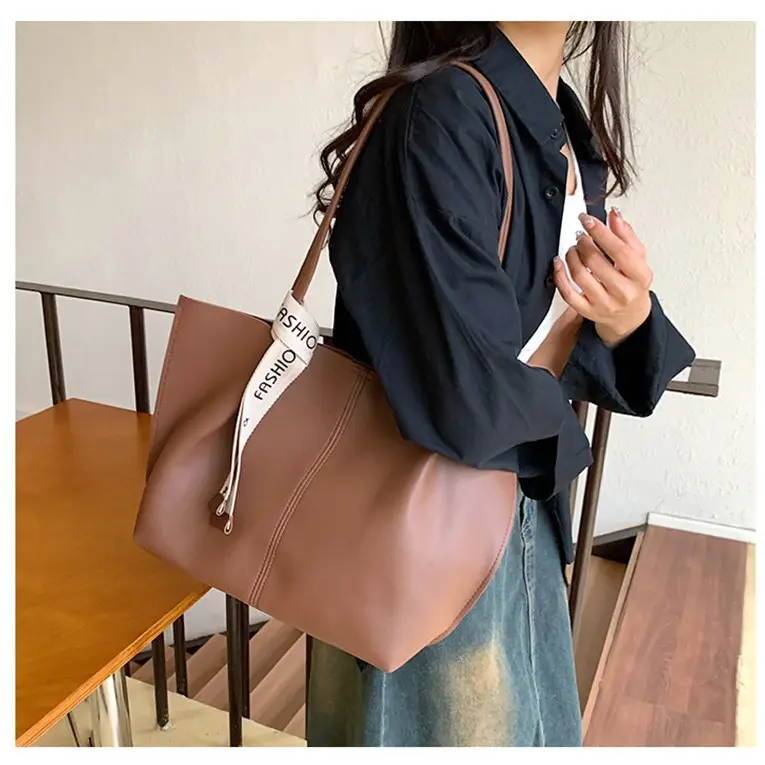 Women Retro Brown Leather Shoulder Bag 2025