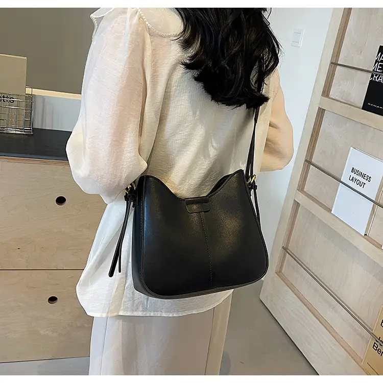 Women Crossbody Bag Brown Leather Wide Strap — feature 14