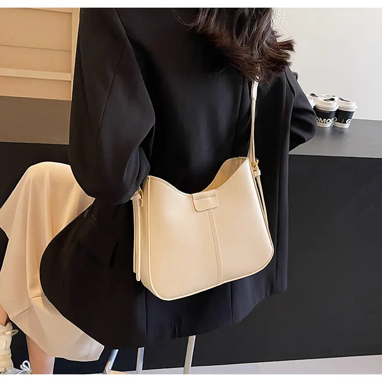 Women Crossbody Bag Brown Leather Wide Strap — feature 21