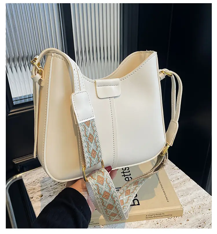 Women Crossbody Bag Brown Leather Wide Strap — feature 3