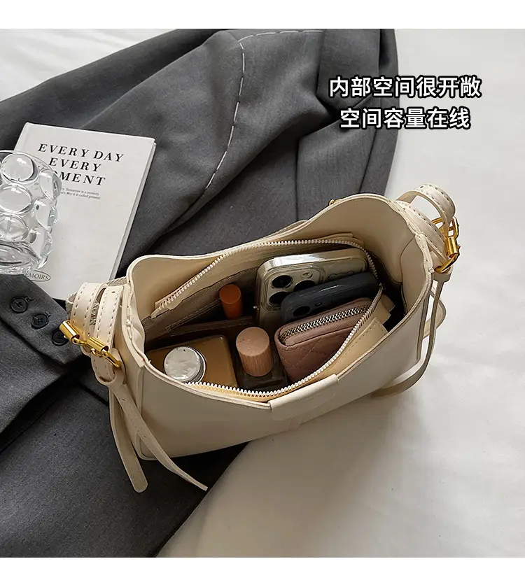 Women Crossbody Bag Brown Leather Wide Strap — feature 9