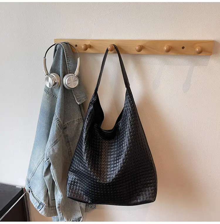 Brown Woven Shoulder Bag for Women Large Capacity — feature 14