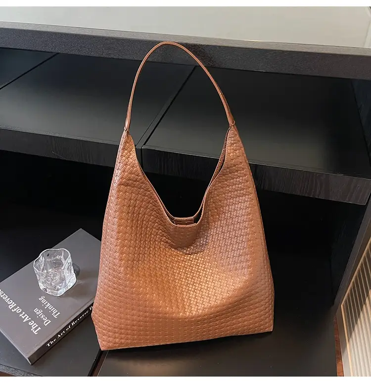Brown Woven Shoulder Bag for Women Large Capacity — feature 16