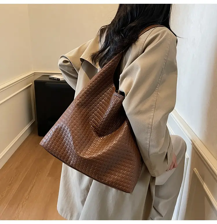 Brown Woven Shoulder Bag for Women Large Capacity — feature 19