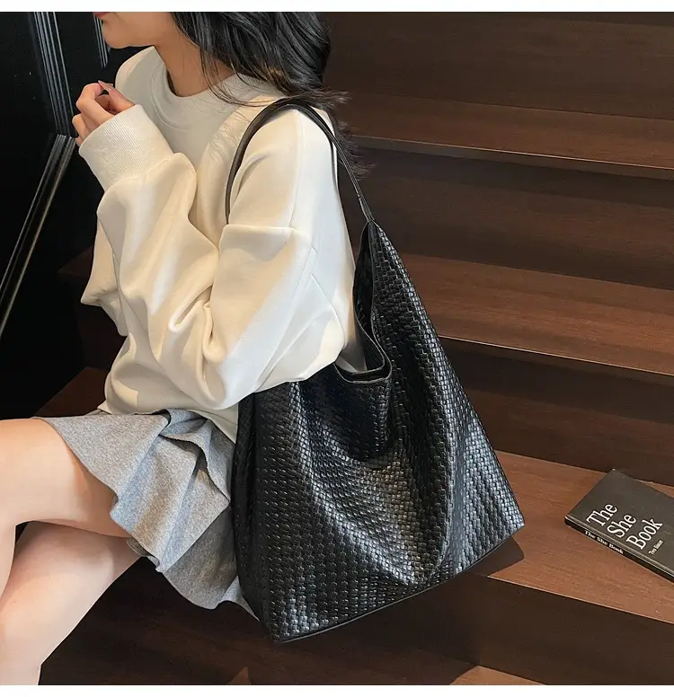 Brown Woven Shoulder Bag for Women Large Capacity — feature 25