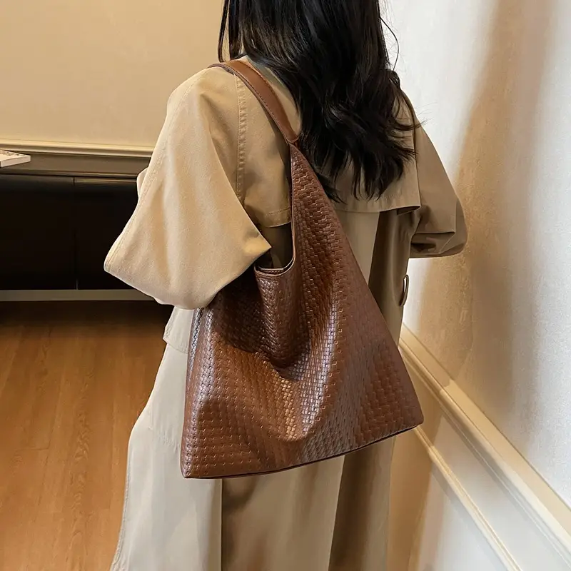 Brown Woven Shoulder Bag for Women Large Capacity - Image 2