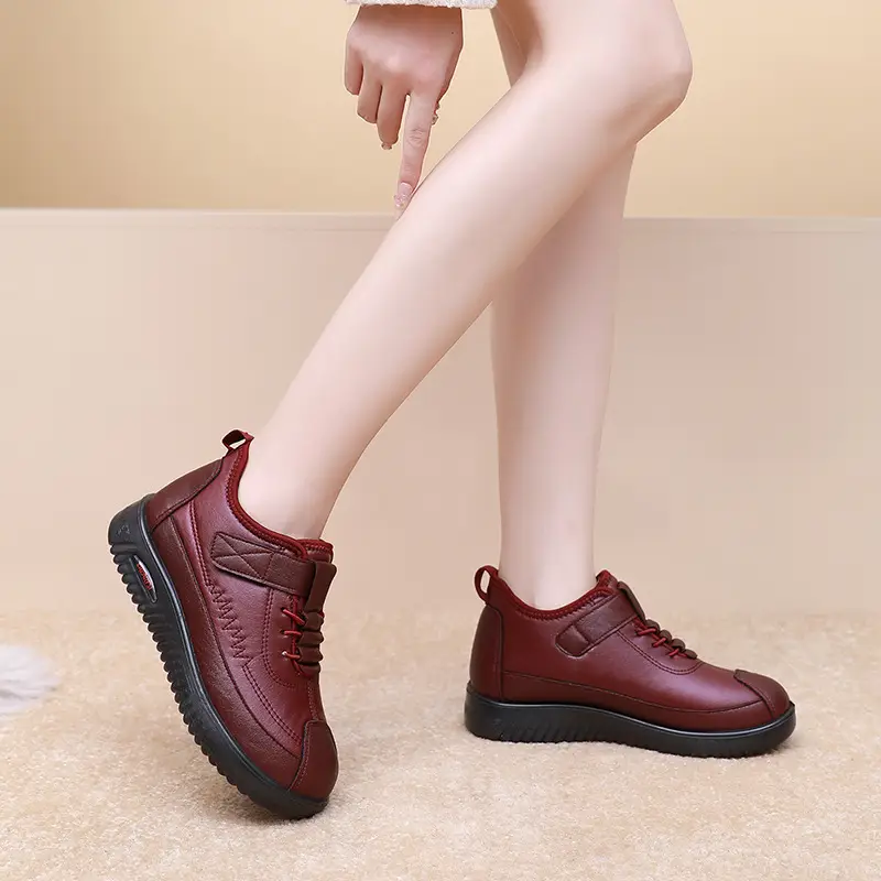 Winter Warm Fleece-Lined Thickened Mom Shoes, Old Beijing Cloth Shoes, Women's Cotton Shoes, Middle-Aged and Elderly Soft-Soled Waterproof Non-Slip Cotton Boots - Image 6