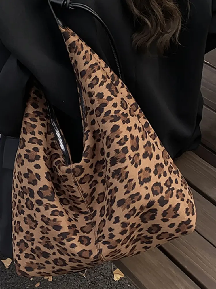 Frosted Armpit Bag Women Brown 2025 - Image 8