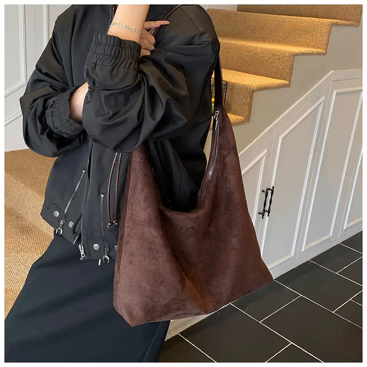 Frosted Armpit Bag Women Brown 2025 — feature 13