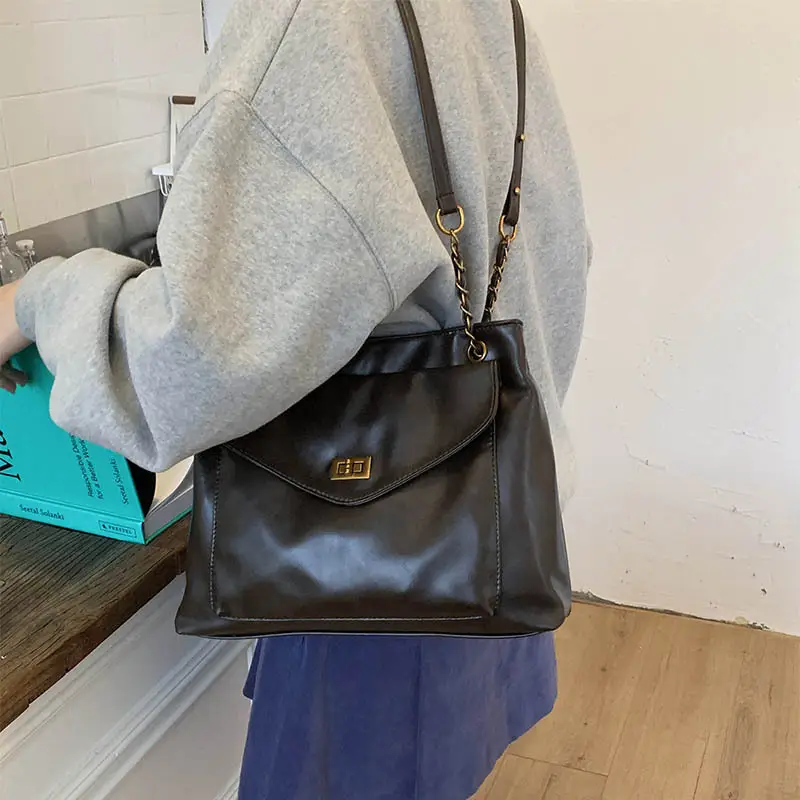 Black Leather Shoulder Bag with Gold Chain - Image 5