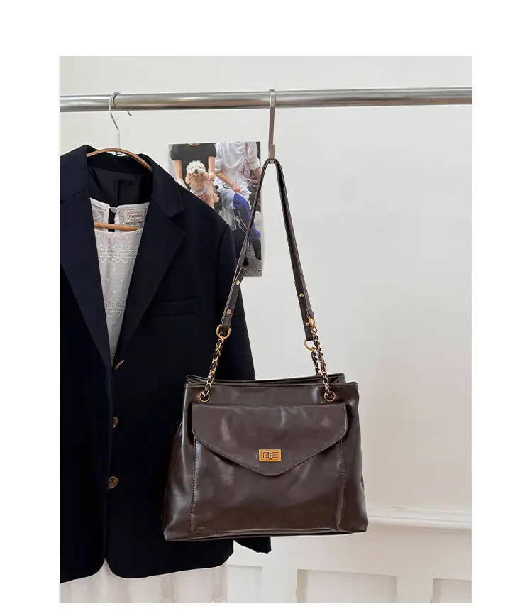 Black Leather Shoulder Bag with Gold Chain — feature 7