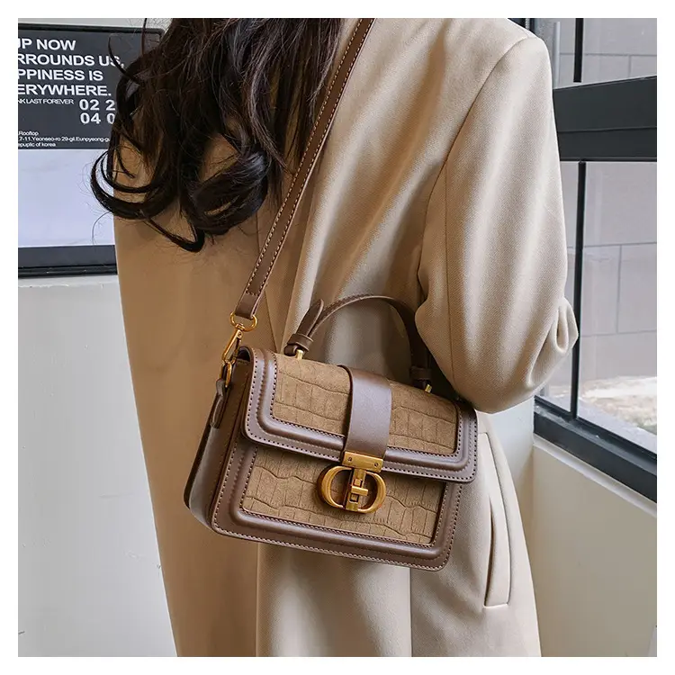 Retro Square Handbag Brown Leather Gold Clasp — feature 12