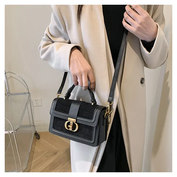 Retro Square Handbag Brown Leather Gold Clasp — feature 15
