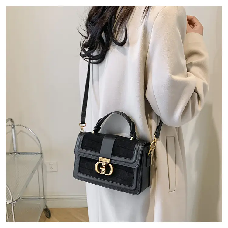 Retro Square Handbag Brown Leather Gold Clasp — feature 16