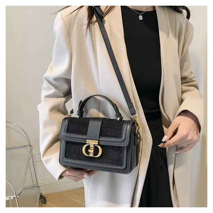 Retro Square Handbag Brown Leather Gold Clasp — feature 17