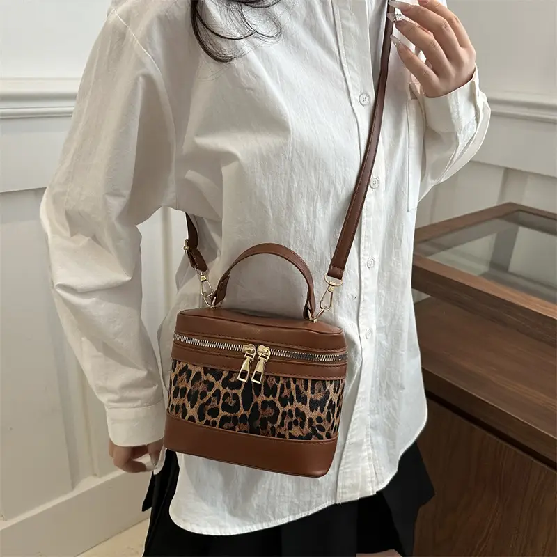 Narrow Leopard Print Crossbody Bag White Gold Zipper - Image 7