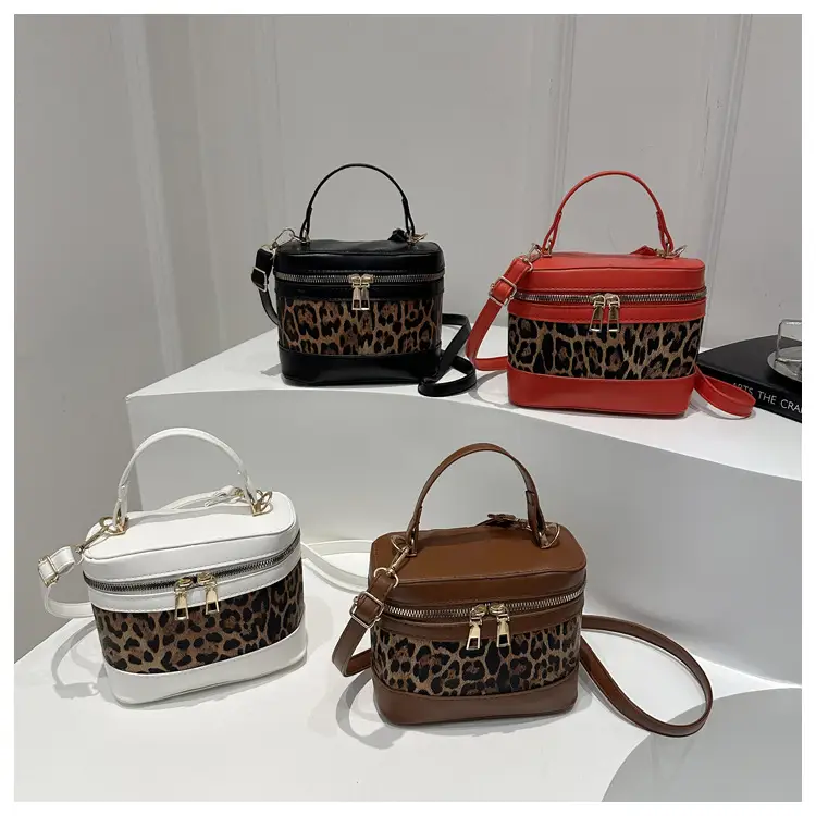 Narrow Leopard Print Crossbody Bag White Gold Zipper — feature 10