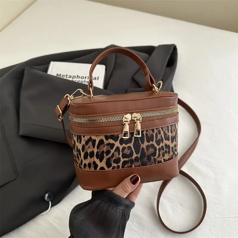 Narrow Leopard Print Crossbody Bag White Gold Zipper - Image 3