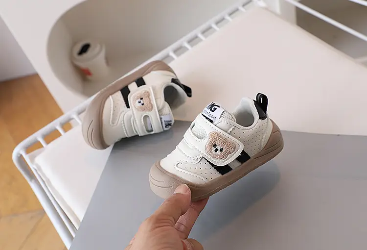 Baby Toddler Shoes 2025 Spring New Baby Shoes Baby Leather Shoes Autumn Children's Shoes Children's Bear Embroider — feature 10