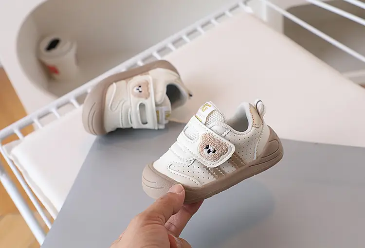 Baby Toddler Shoes 2025 Spring New Baby Shoes Baby Leather Shoes Autumn Children's Shoes Children's Bear Embroider — feature 7