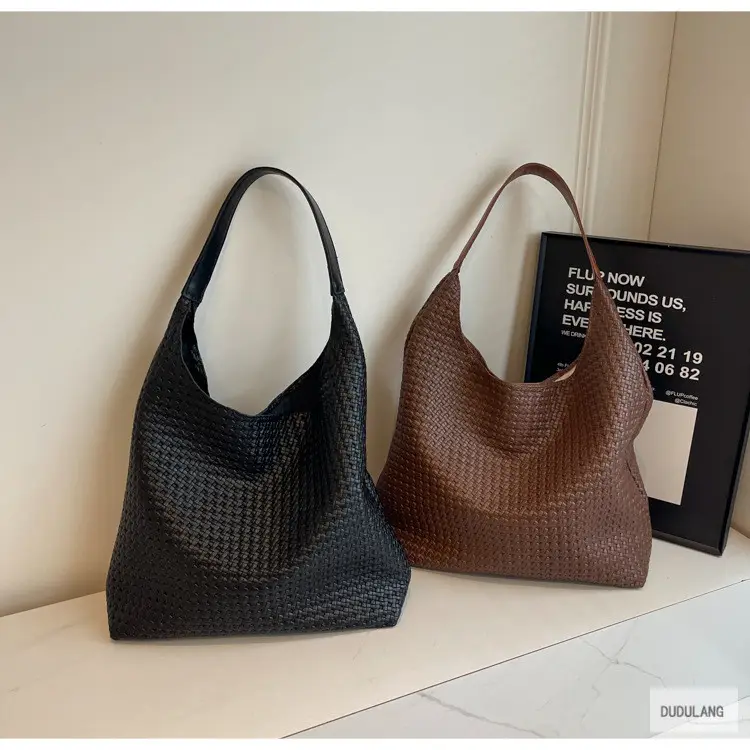Retro Woven Shoulder Bag Black Large Capacity Women — feature 22