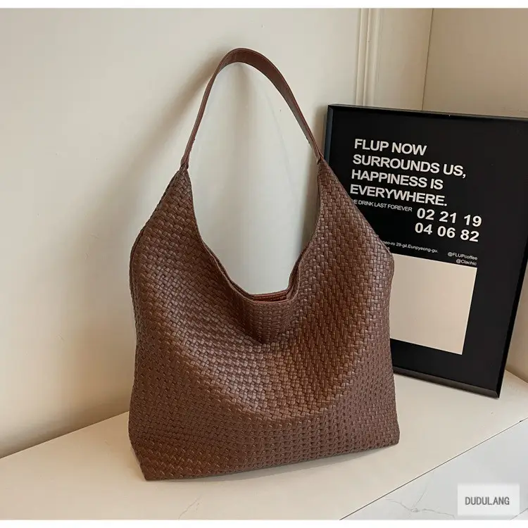 Retro Woven Shoulder Bag Black Large Capacity Women — feature 24