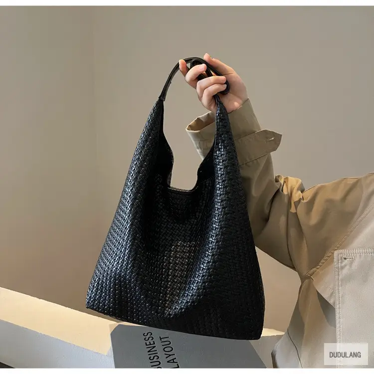 Retro Woven Shoulder Bag Black Large Capacity Women — feature 31
