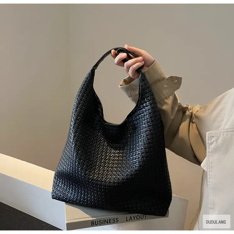 Retro Woven Shoulder Bag Black Large Capacity Women — feature 32