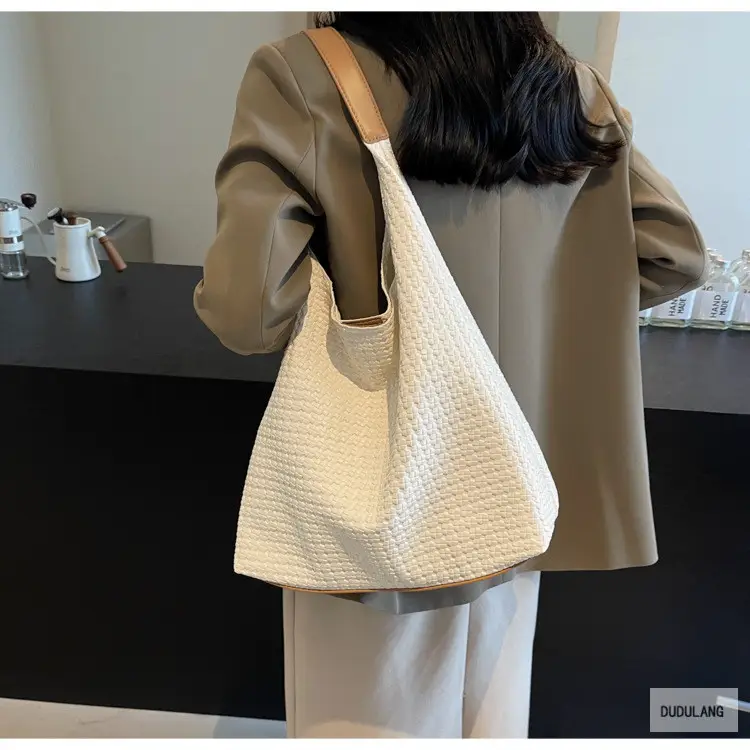 Retro Woven Shoulder Bag Black Large Capacity Women — feature 40
