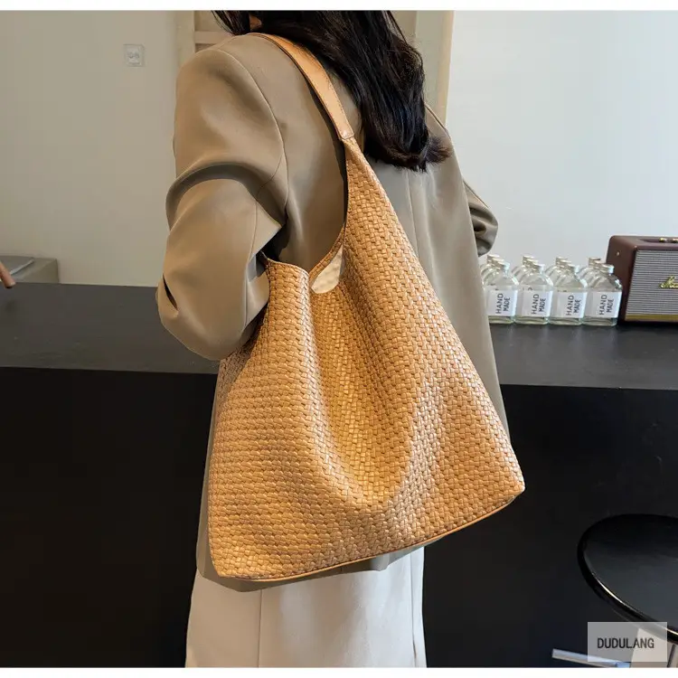 Retro Woven Shoulder Bag Black Large Capacity Women — feature 48