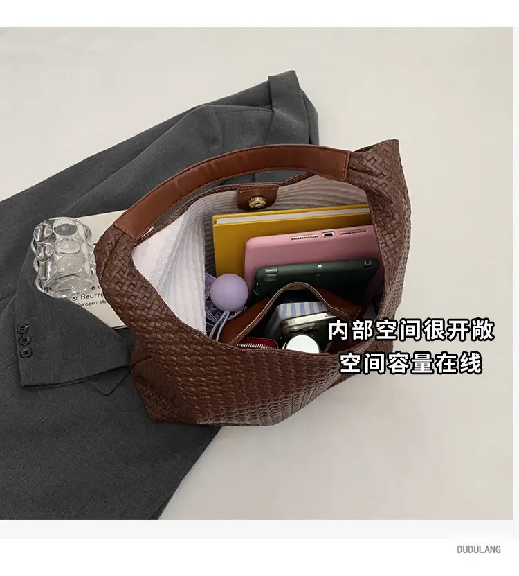 Retro Woven Shoulder Bag Black Large Capacity Women — feature 8