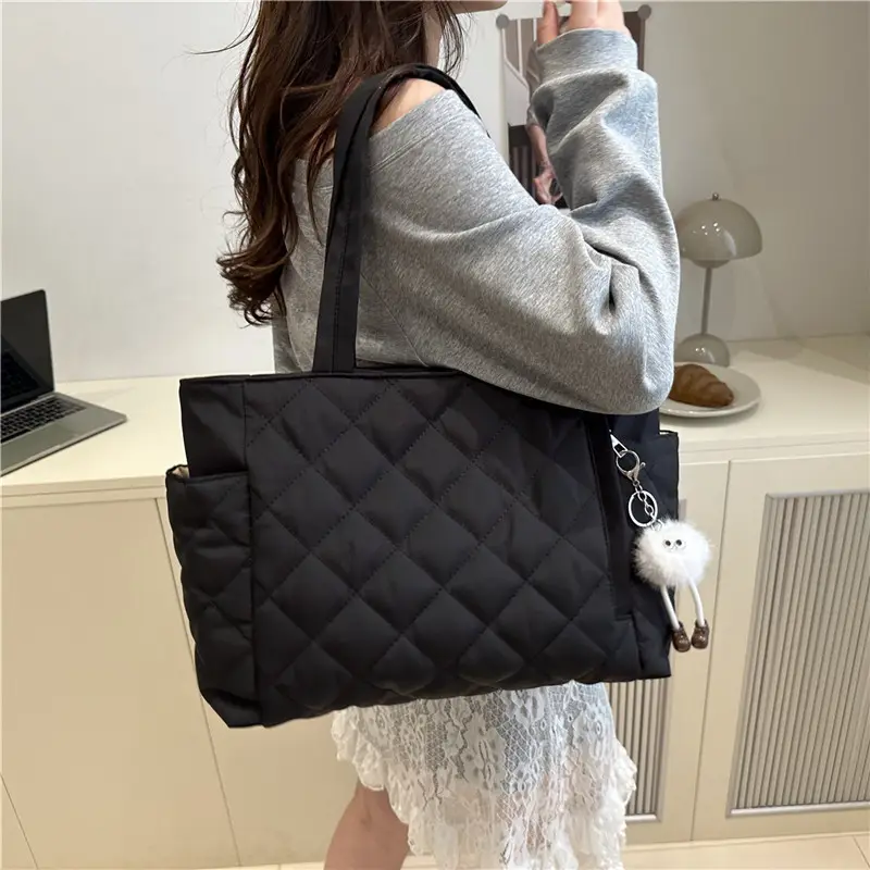 Black Quilted Women's Shoulder Bag 2026 New Model - Image 6