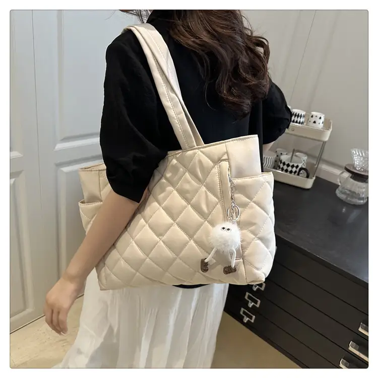 Black Quilted Women's Shoulder Bag 2026 New Model — feature 16