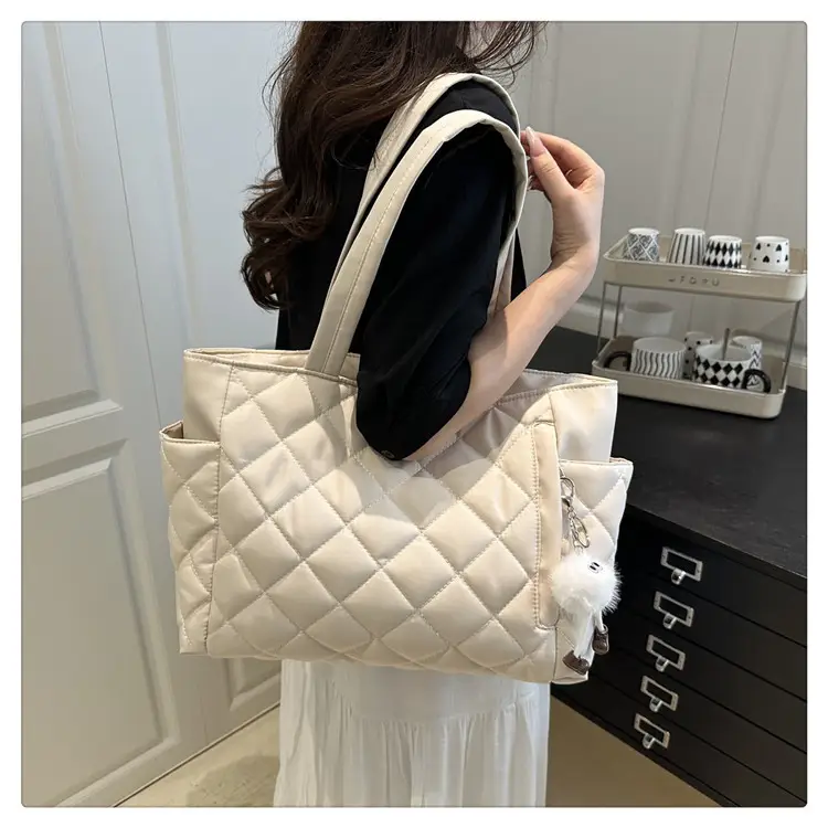Black Quilted Women's Shoulder Bag 2026 New Model — feature 21