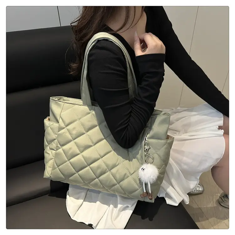 Black Quilted Women's Shoulder Bag 2026 New Model — feature 27
