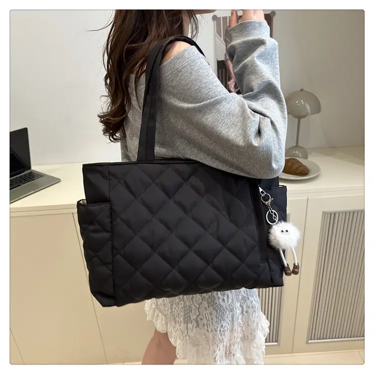 Black Quilted Women's Shoulder Bag 2026 New Model — feature 29
