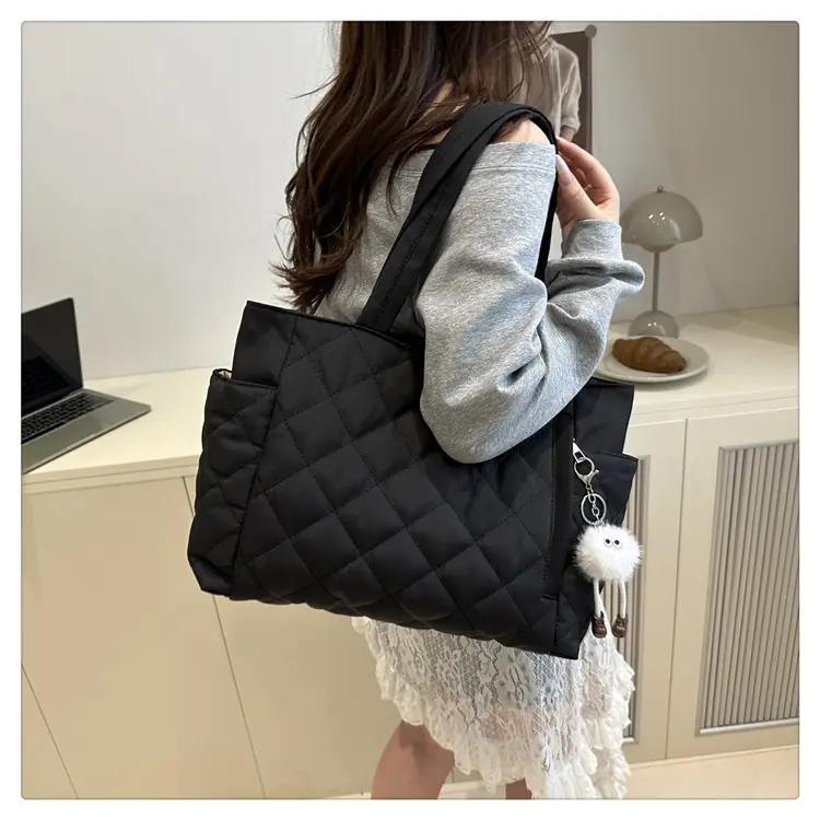 Black Quilted Women's Shoulder Bag 2026 New Model — feature 30